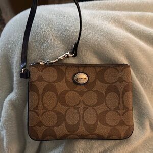 Women’s Coach Tan/Brown Signature Wristlet